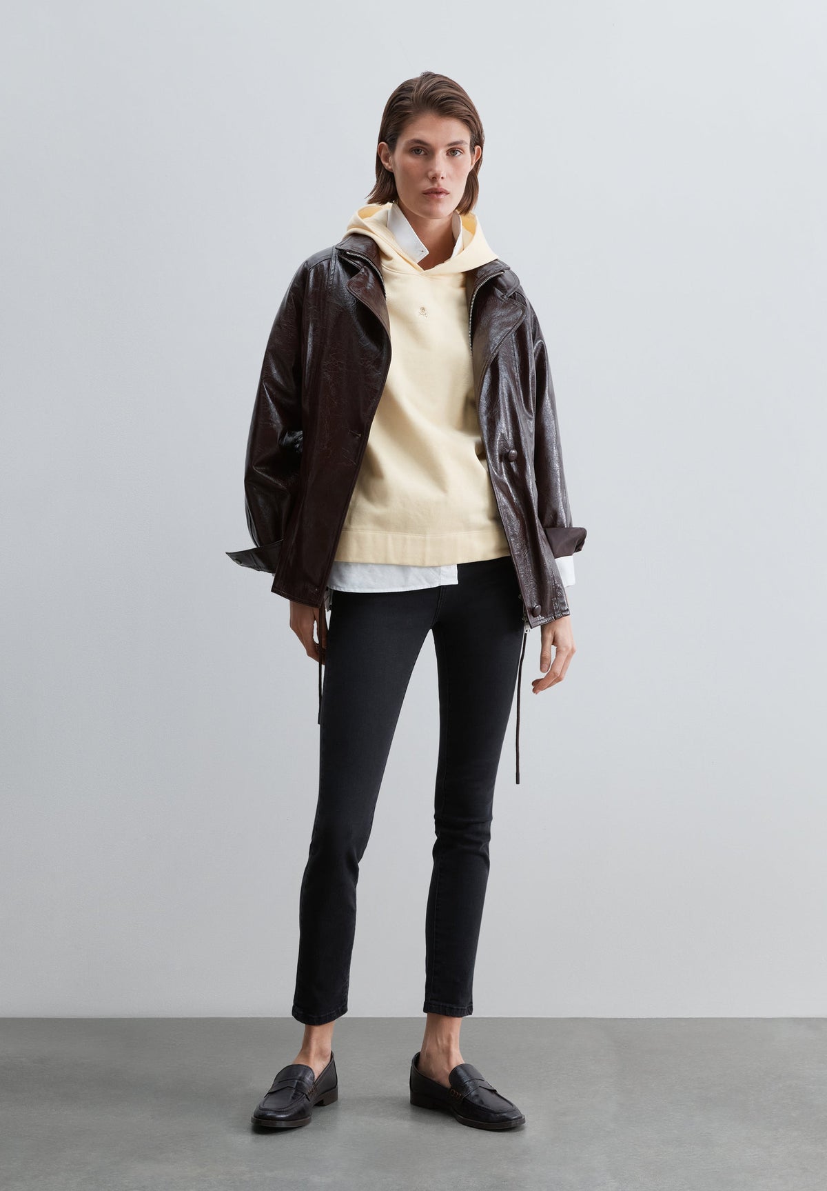 BASIC HOODIE