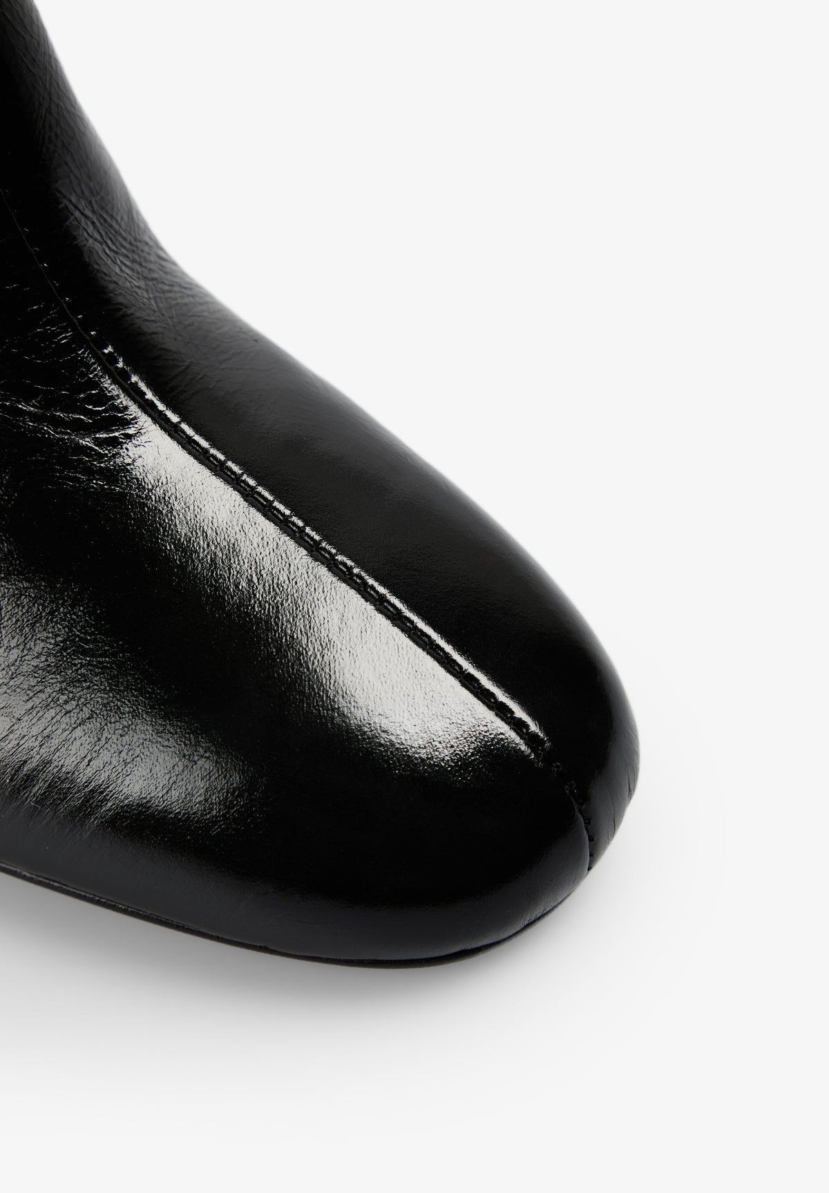 KNEE-HIGH LEATHER BOOTS