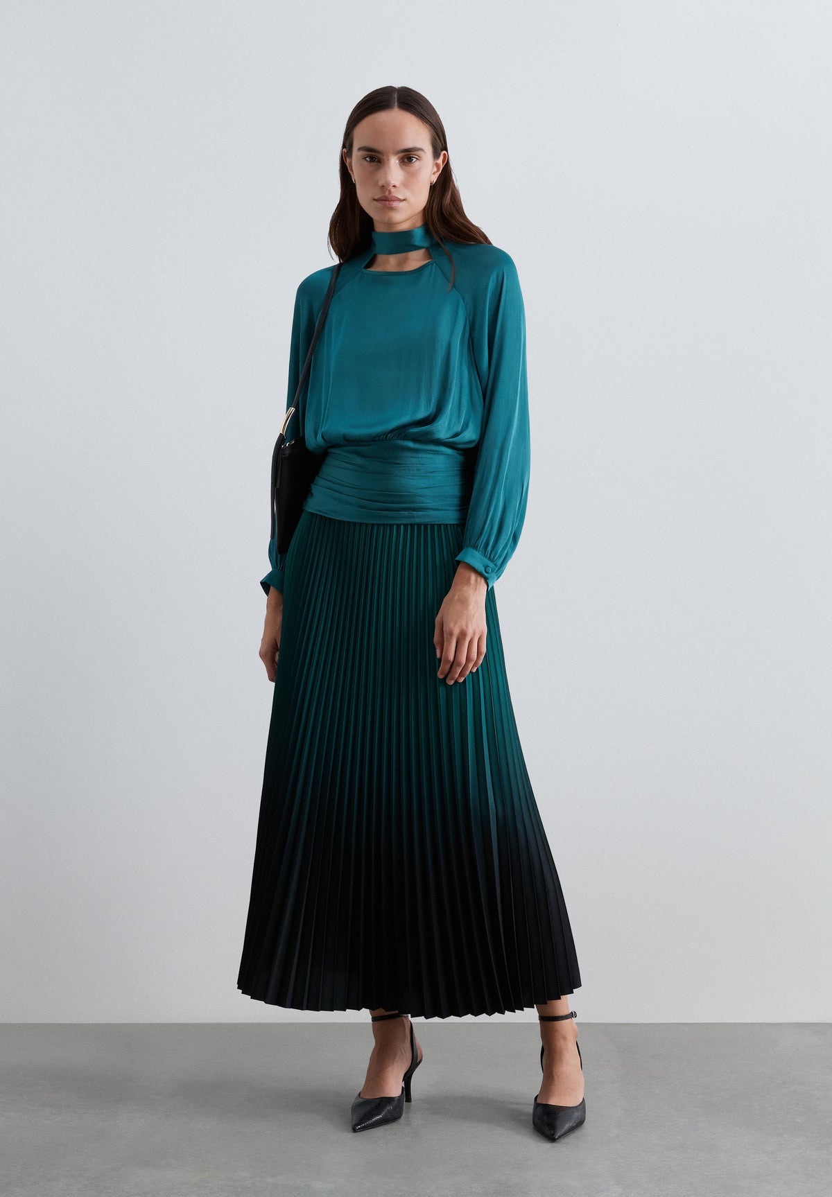 PLEATED MIDI SKIRT