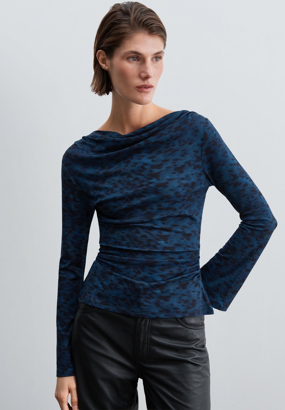 FLARED SLEEVE T-SHIRT