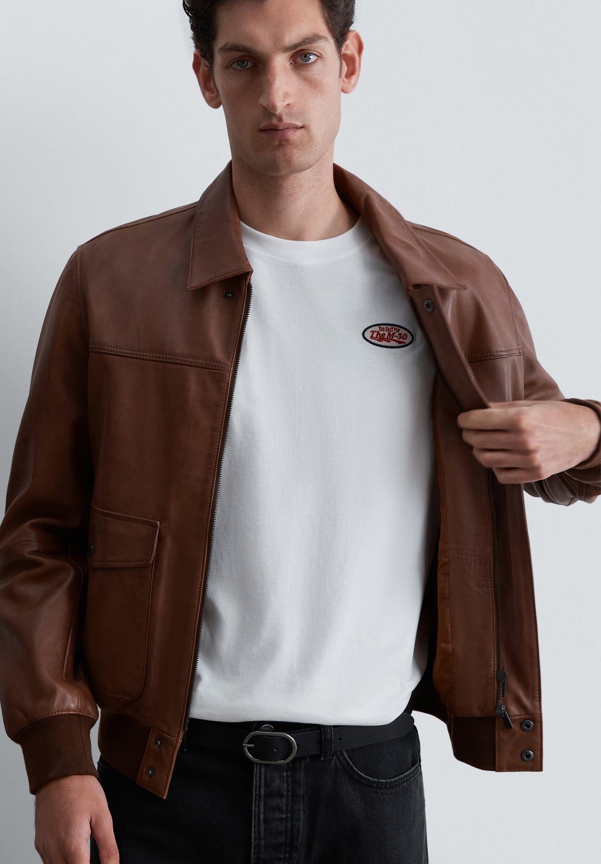 PRINTED T-SHIRT WITH PATCH DETAIL