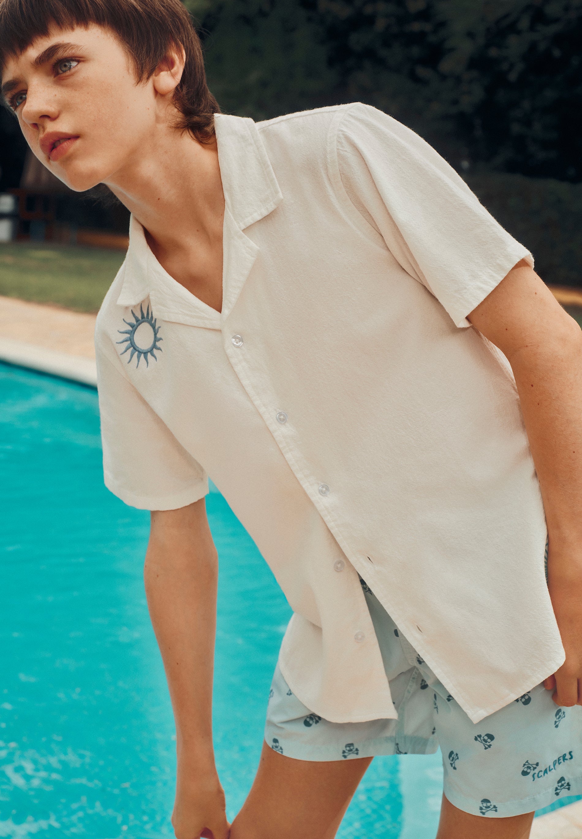 SHORT SLEEVE SHIRT WITH EMBROIDERY
