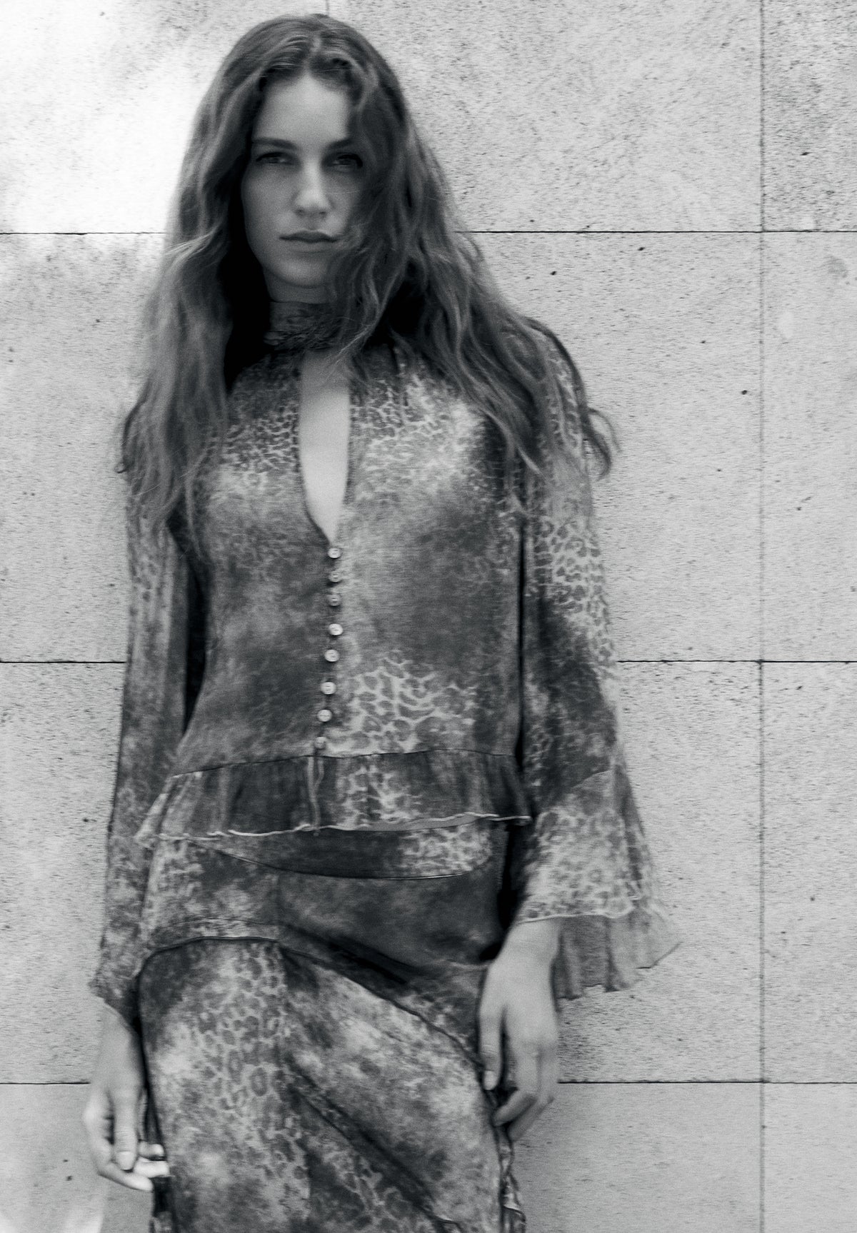 FLOWING CONTRAST PRINT SHIRT
