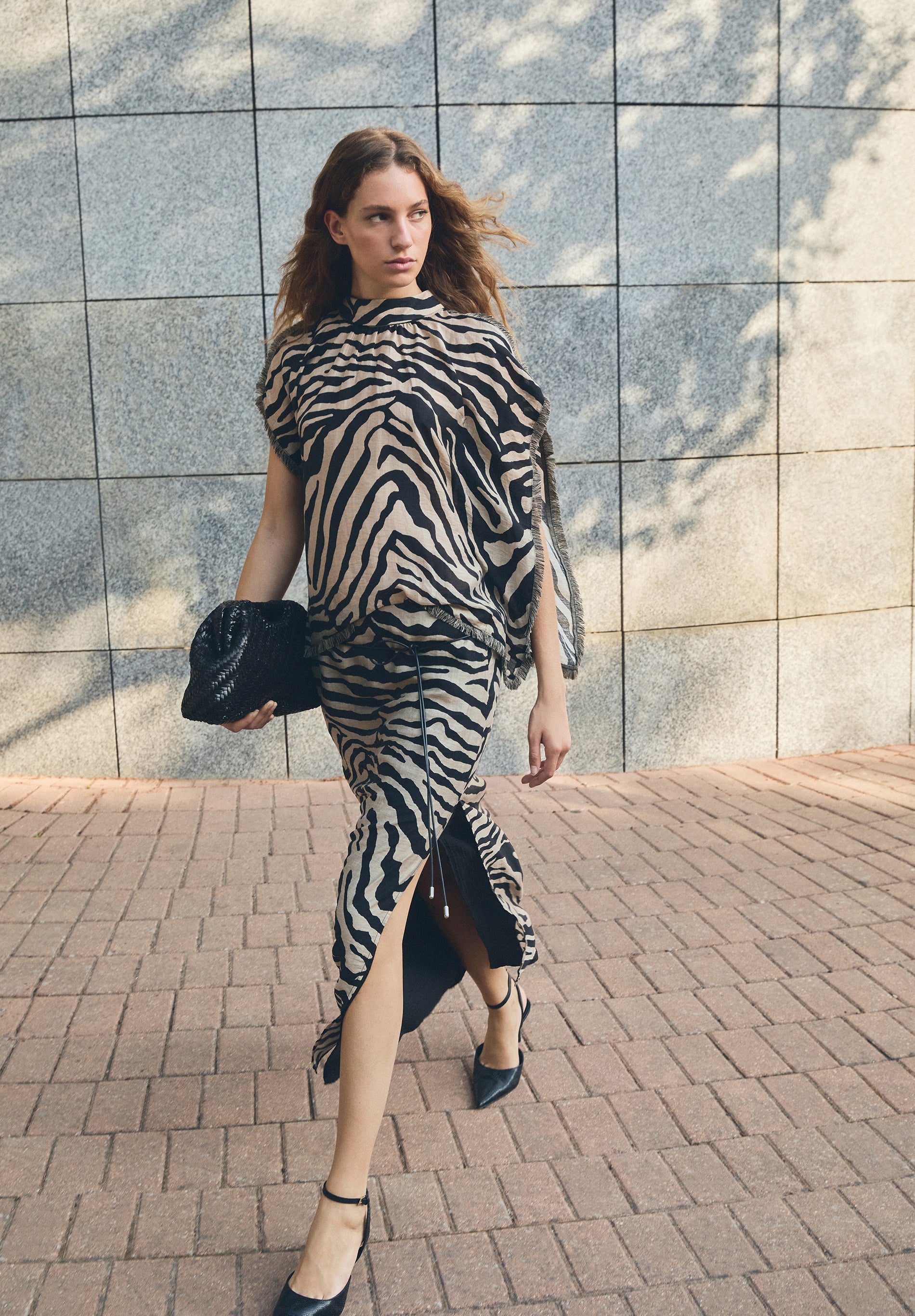 ANIMAL PRINT SKIRT WITH SLIT