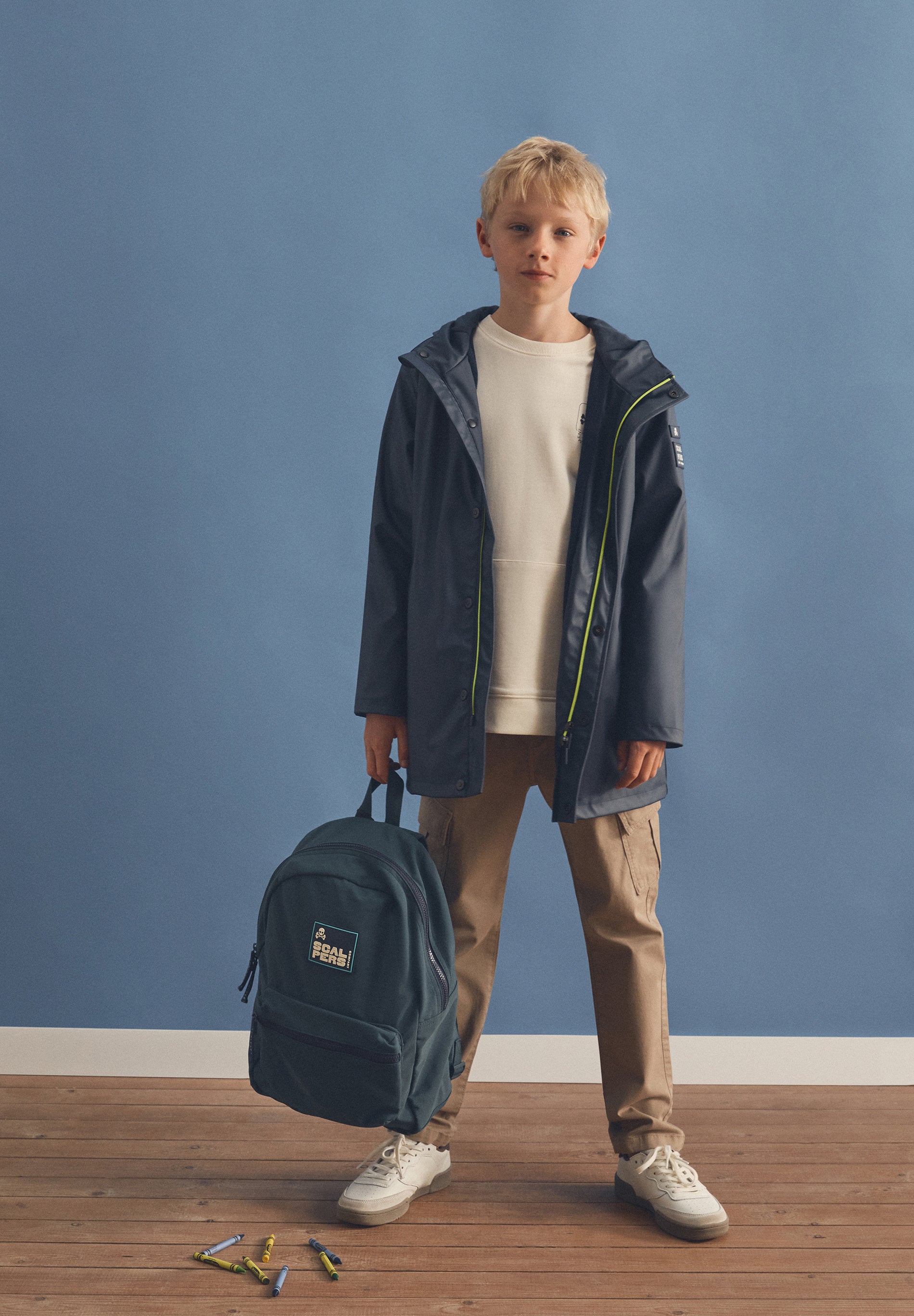 WATERPROOF RAINCOAT WITH HOOD