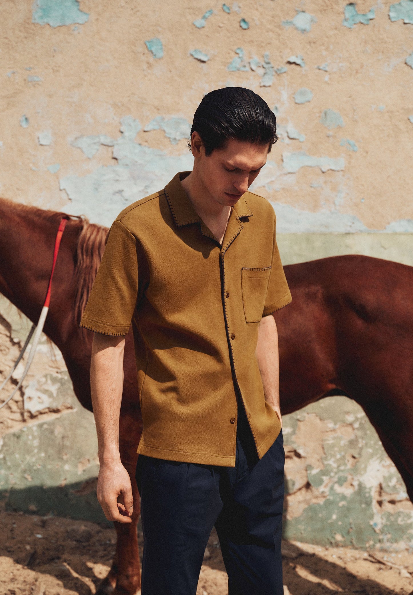 SHORT SLEEVE SHIRT WITH SEAMS