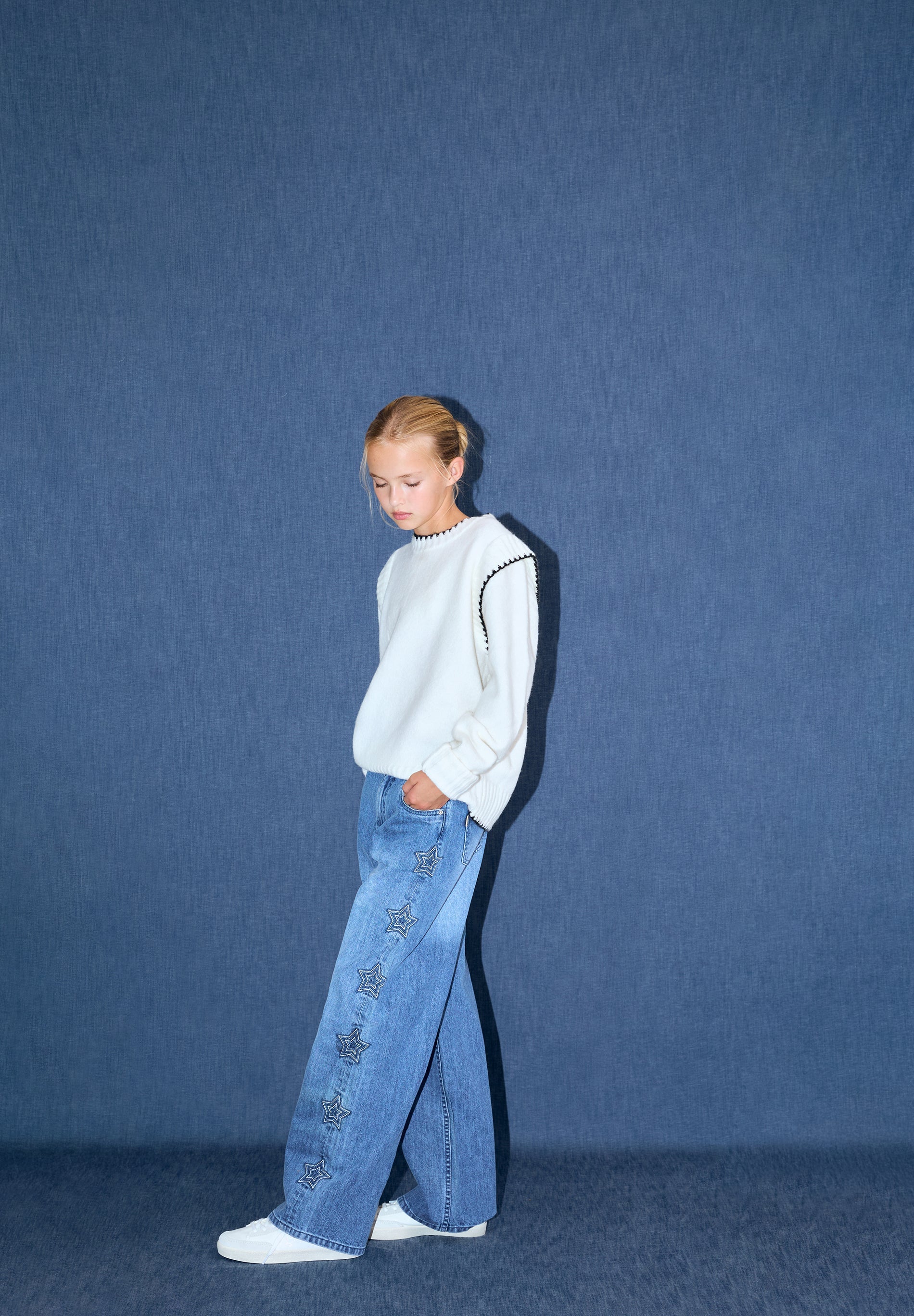 CONTRAST KNIT SWEATER