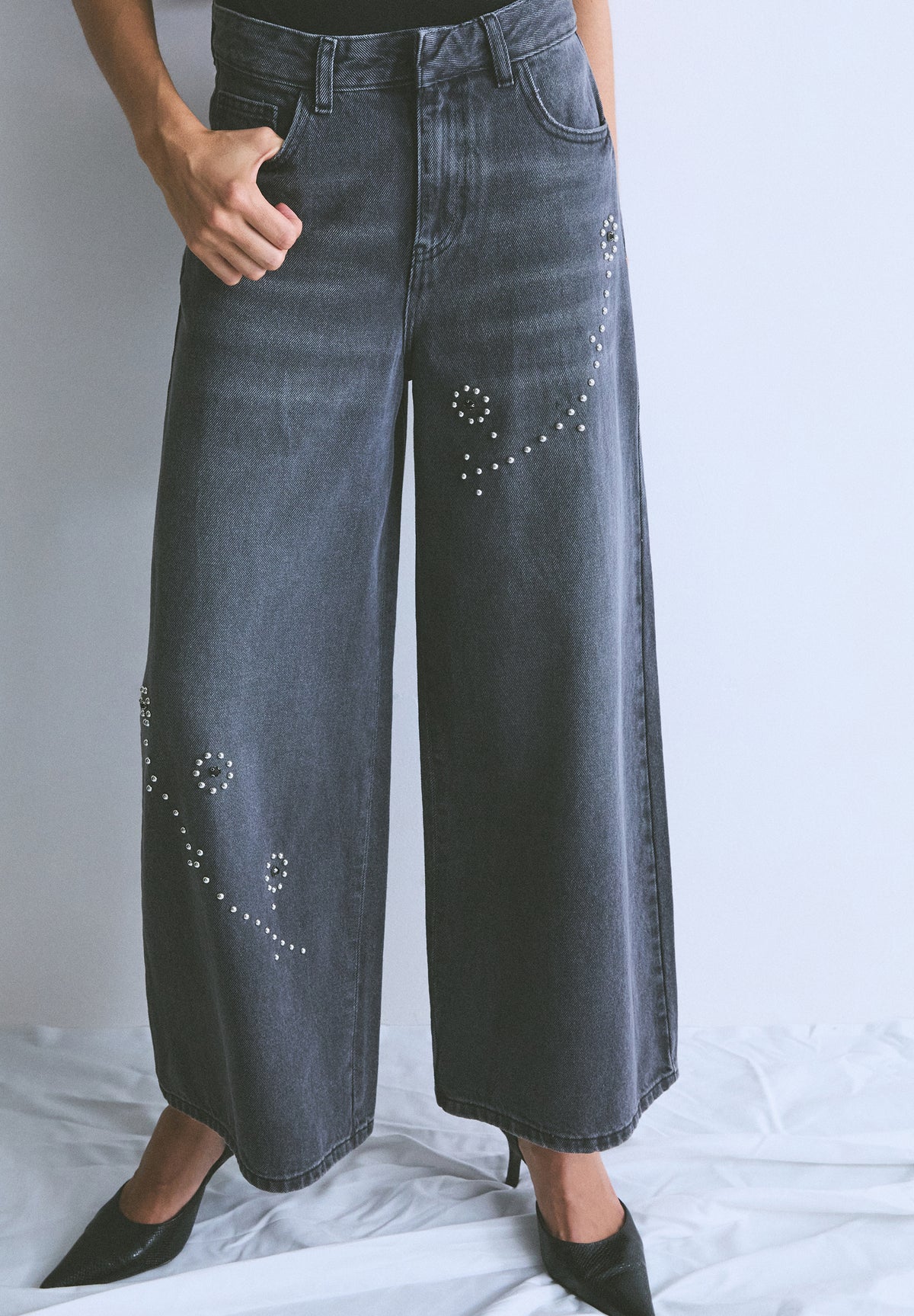 STUDDED CULOTTE JEANS