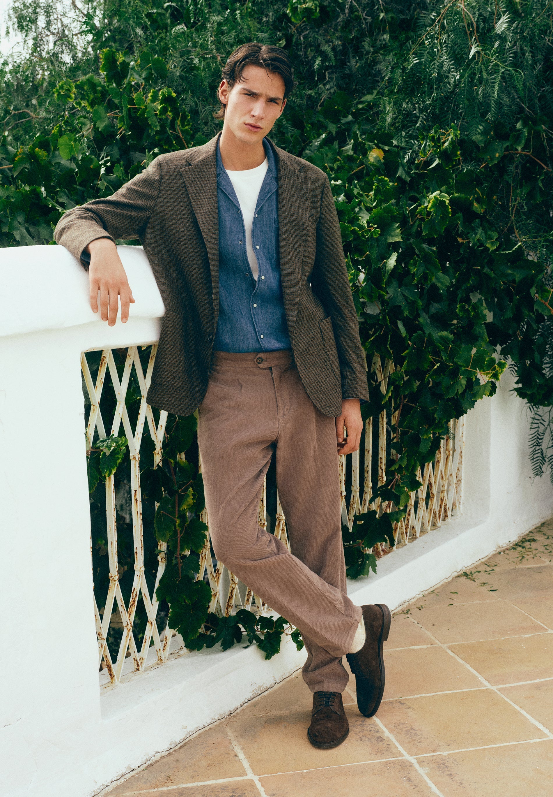 SLIM FIT CORDUROY TROUSERS WITH DARTS