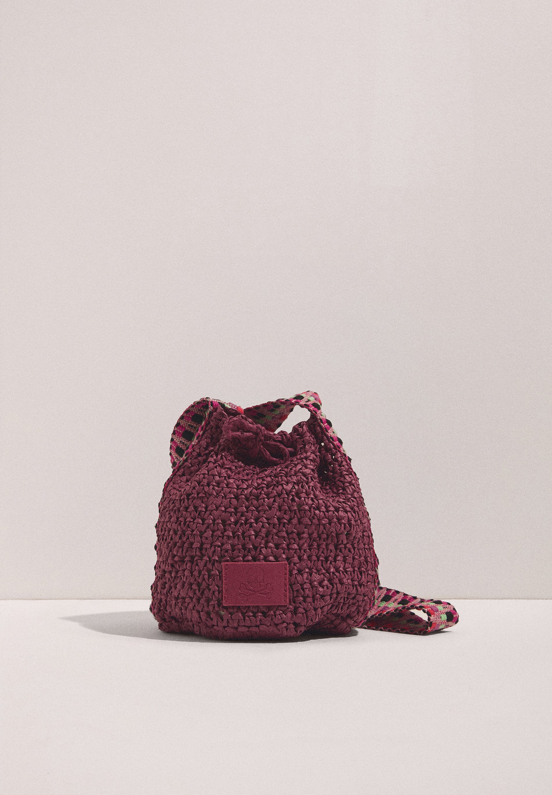 RAFFIA BUCKET BAG