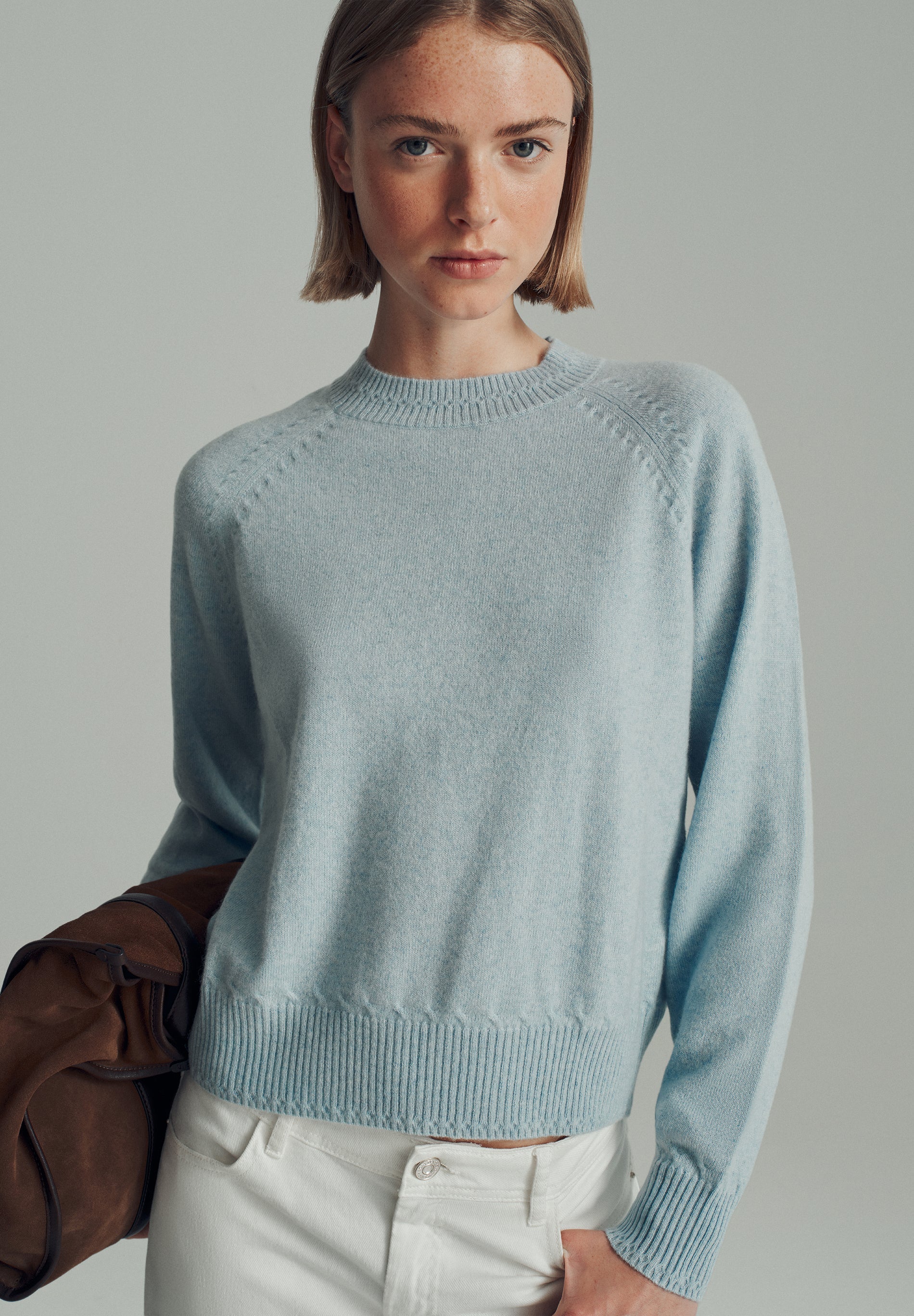 ROUND NECK 100% CASHMERE SWEATER