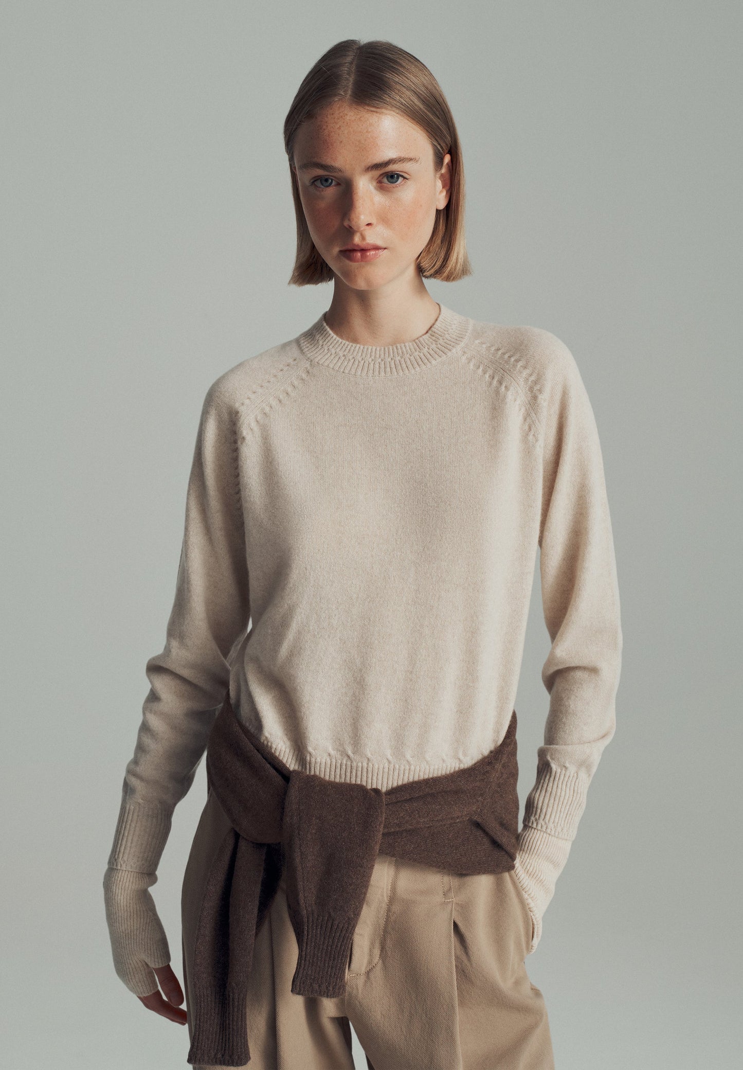 ROUND NECK 100% CASHMERE SWEATER