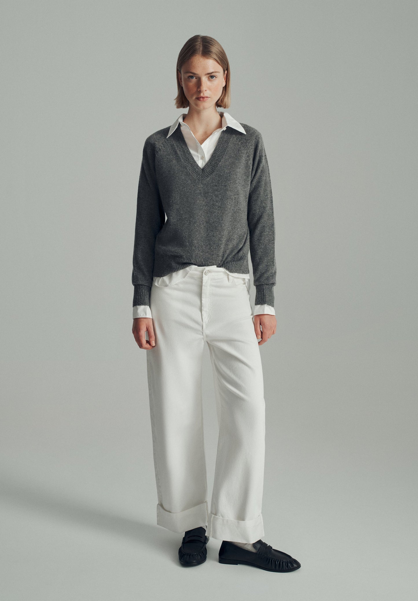 V-NECK 100% CASHMERE SWEATER