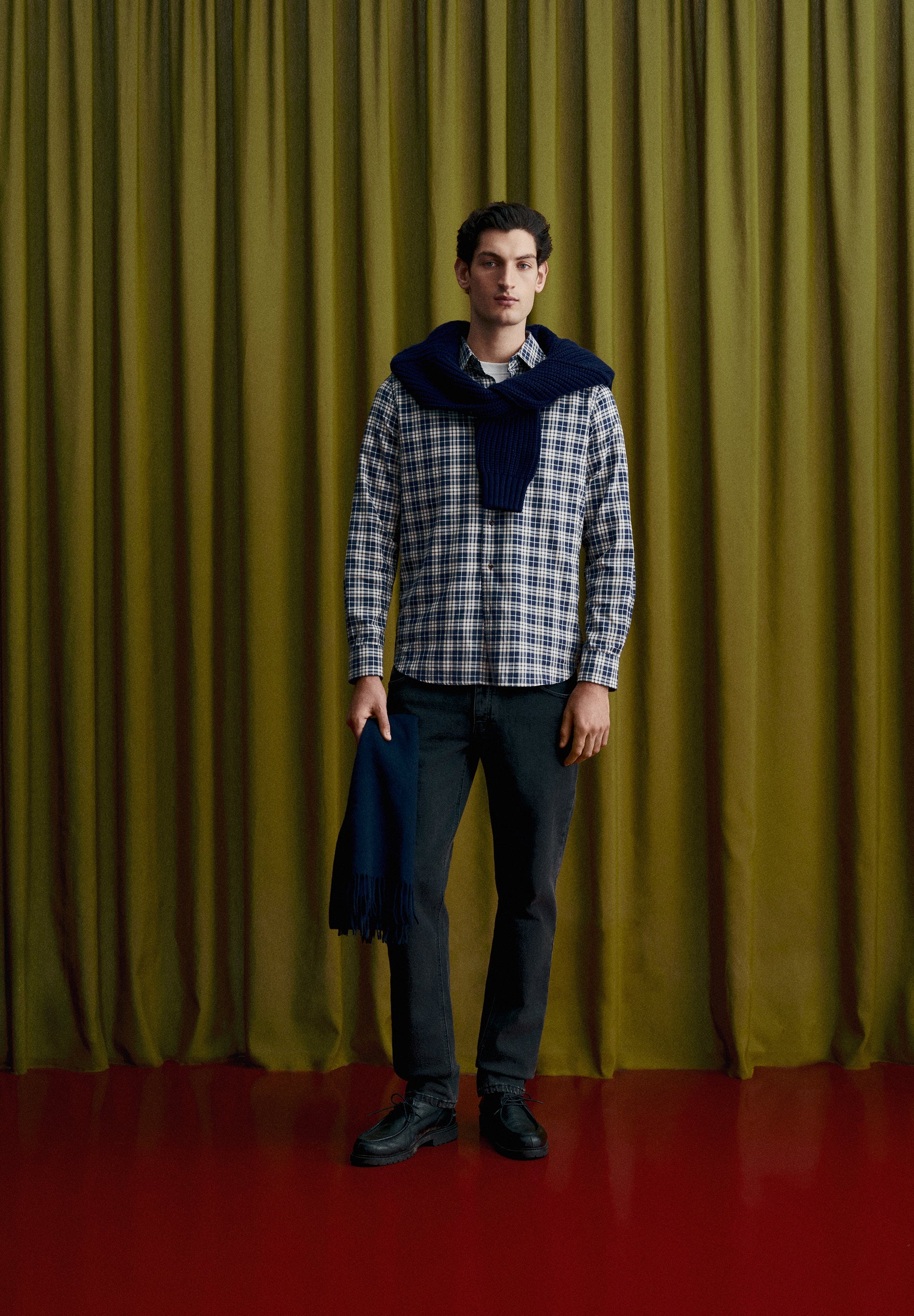 SLIM FIT JEANS
