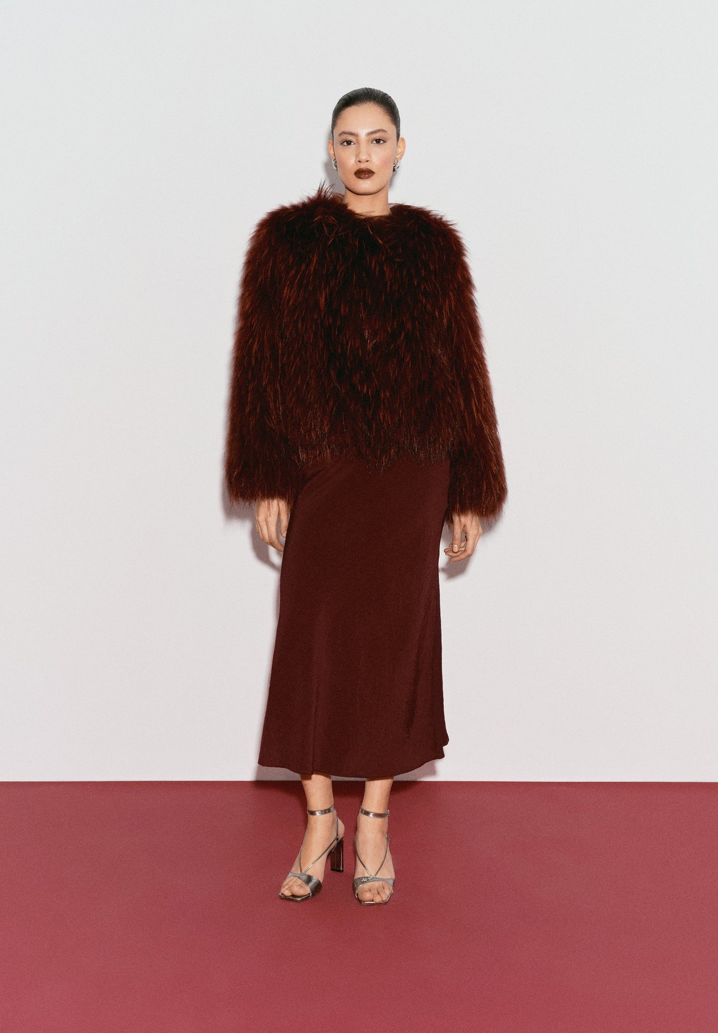 OP DE BIAIS GESNEDEN ROK MET BORDUURWERK