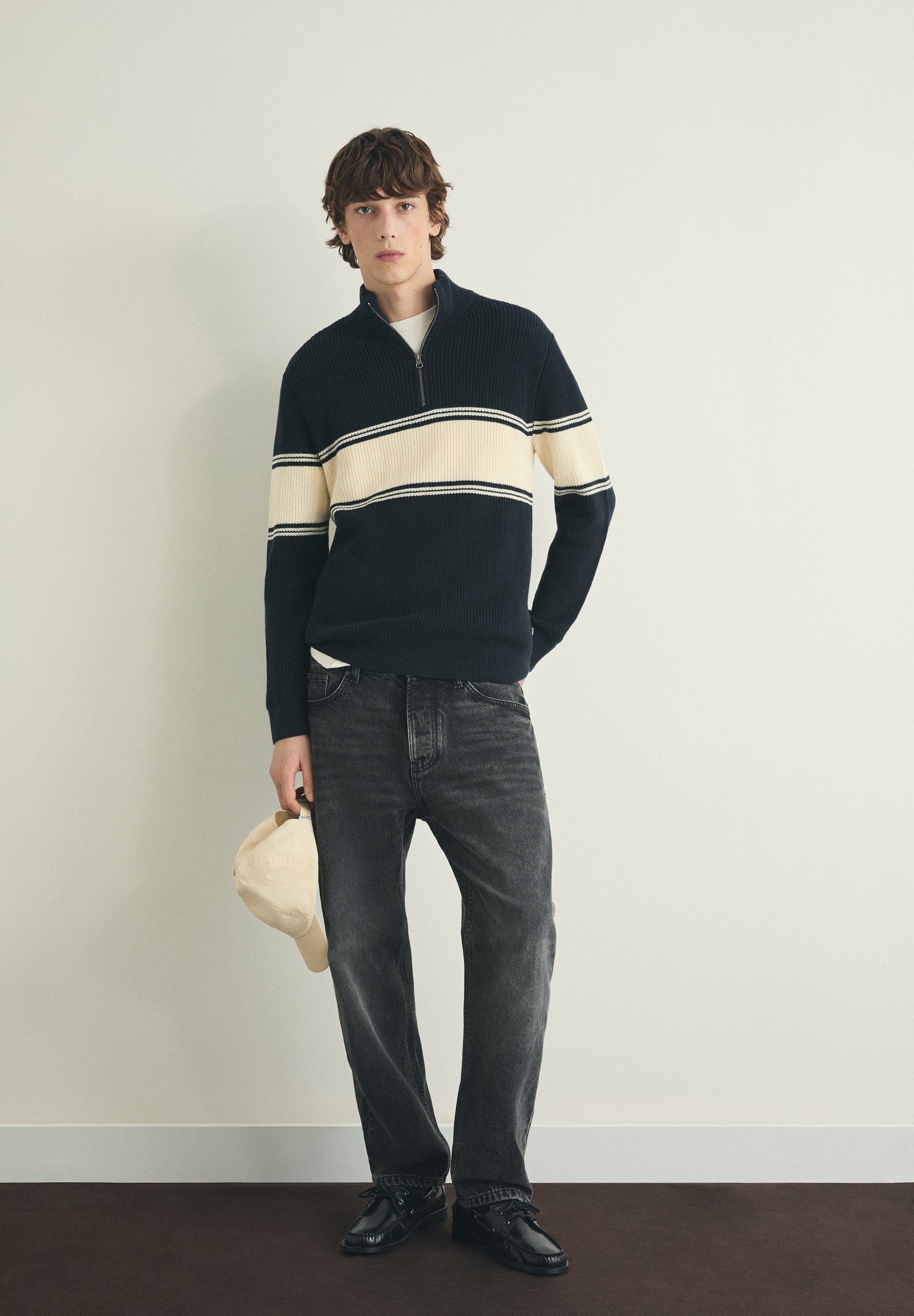 HIGH NECK KNIT SWEATER