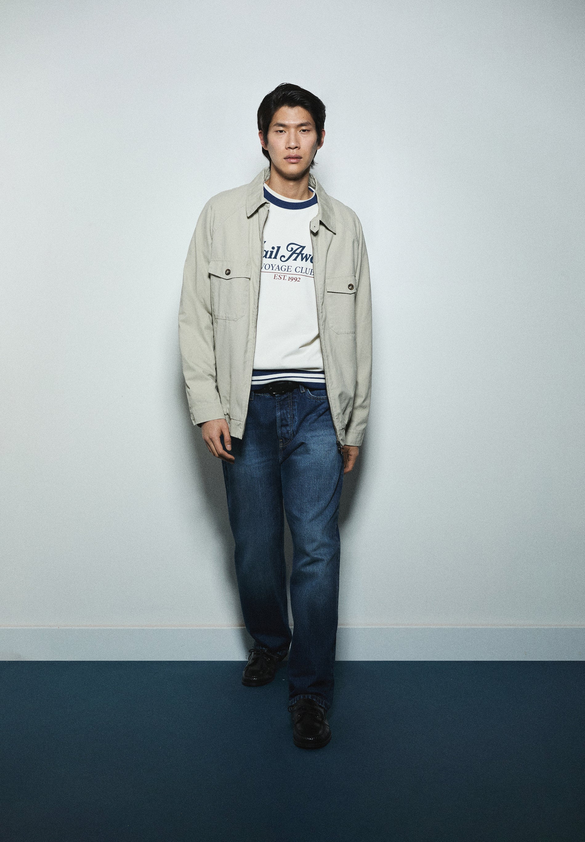 BOMBER JACKET WITH RAGLAN SLEEVES