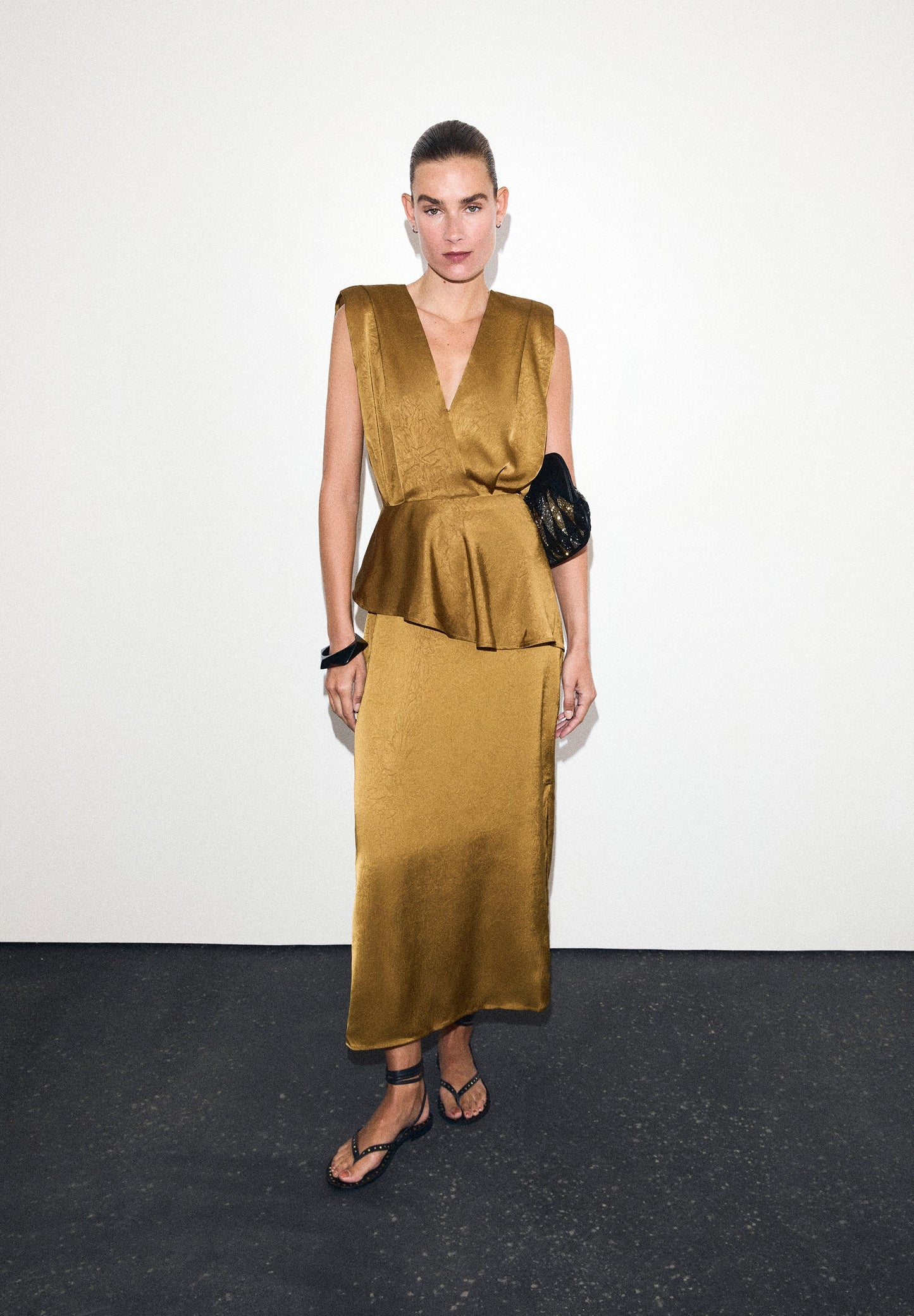 FLOWING TOP WITH RUFFLES