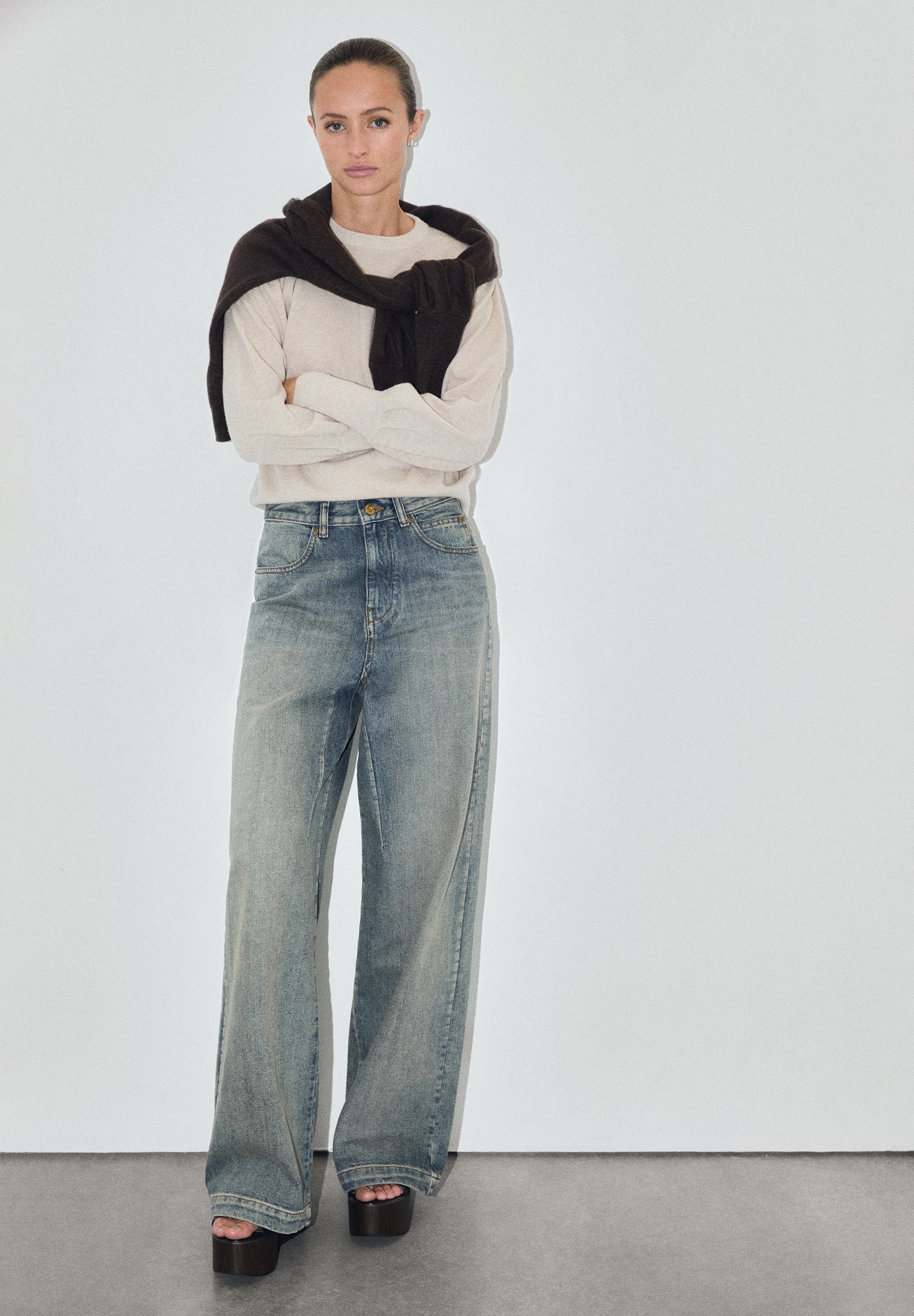 SWEATER WITH PUFFED SLEEVES