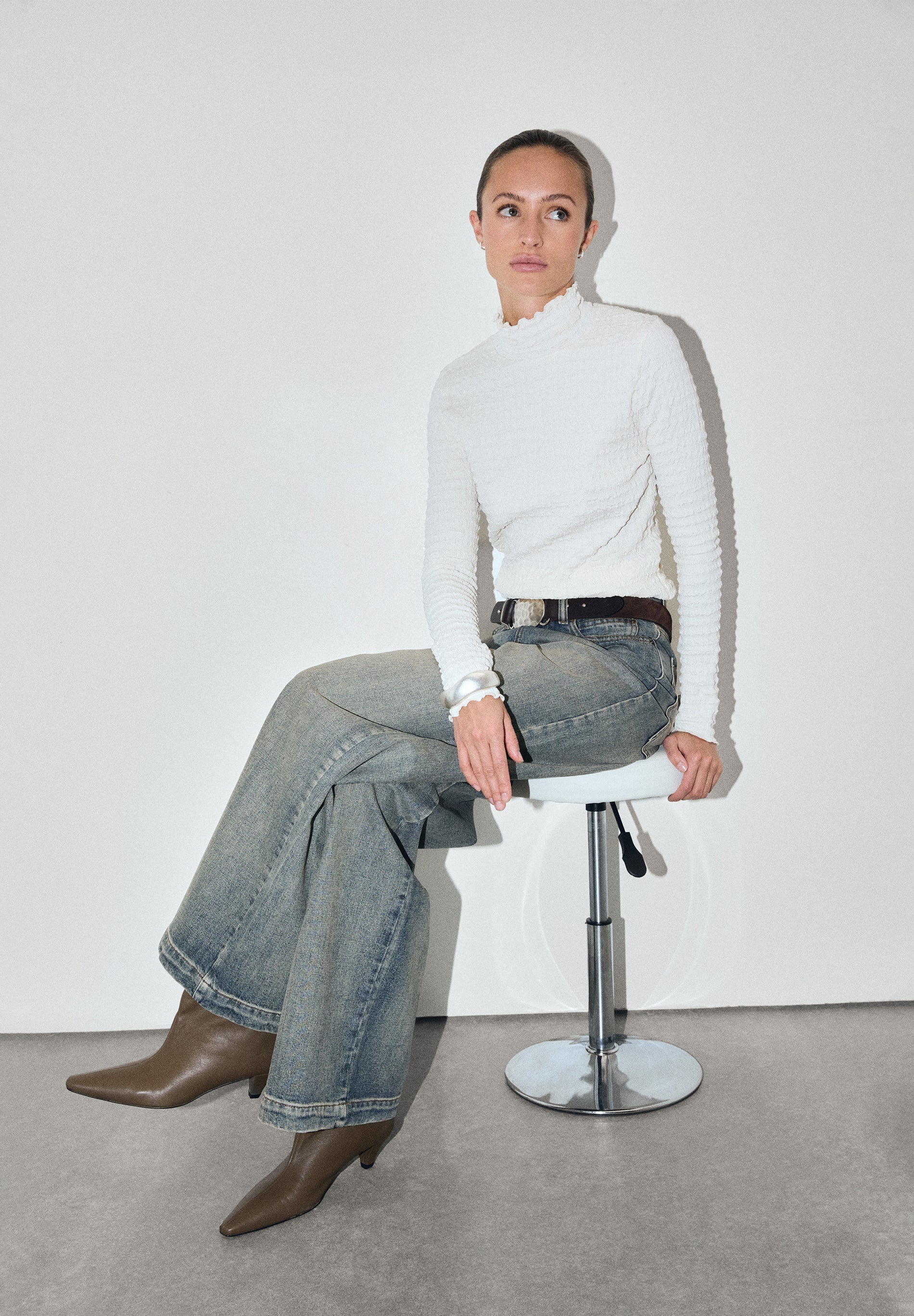 TEXTURED HIGH NECK TOP