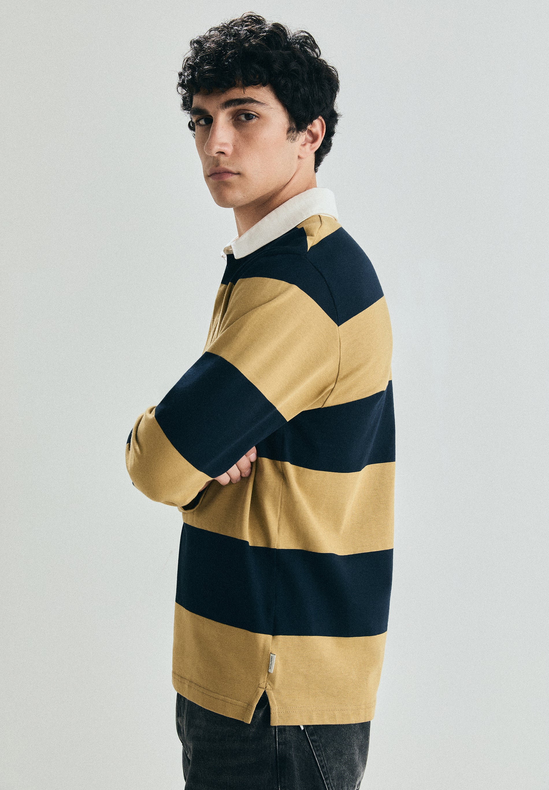 CONTRAST STRIPED POLO SHIRT