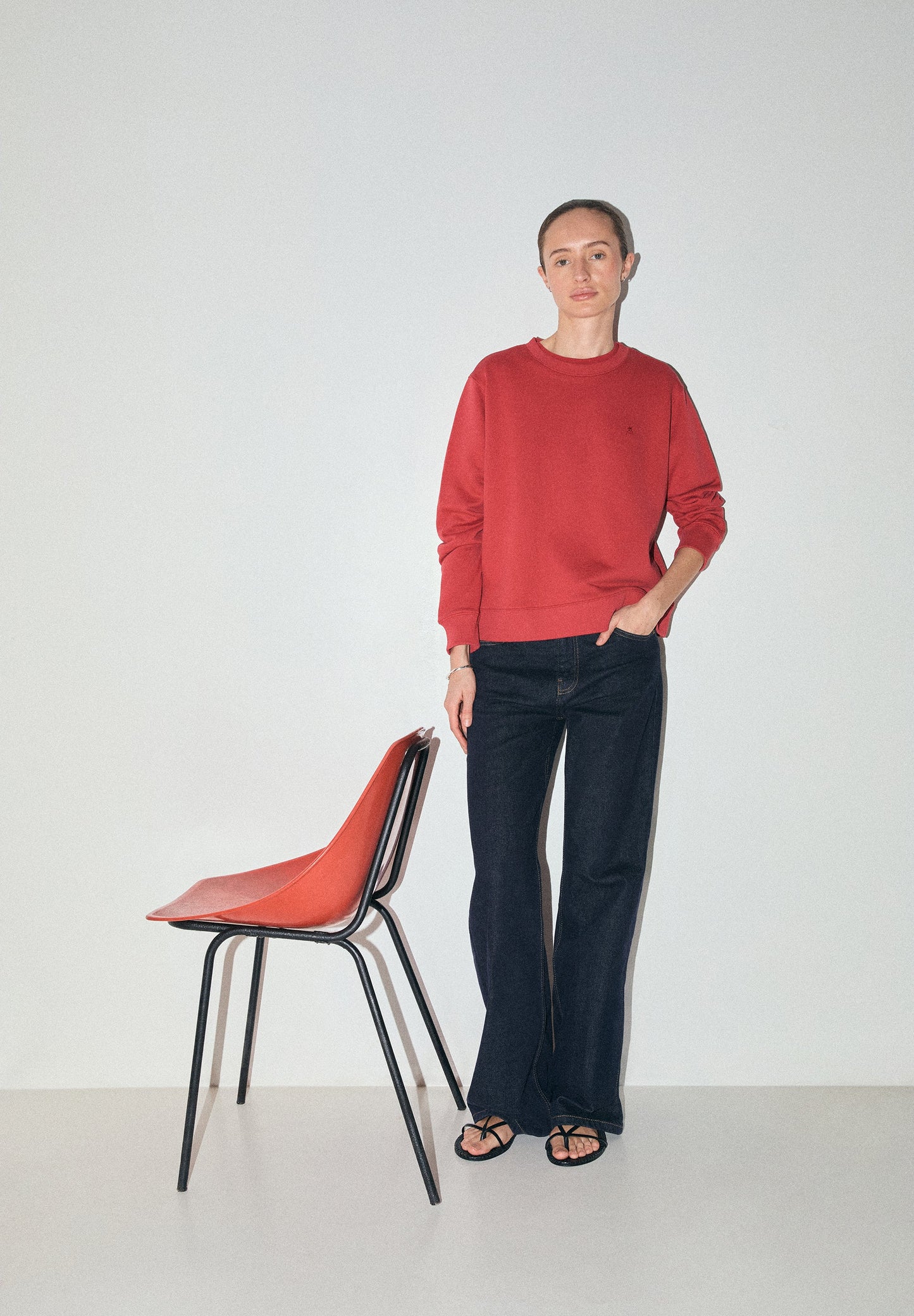 BASIC SKULL SWEATSHIRT