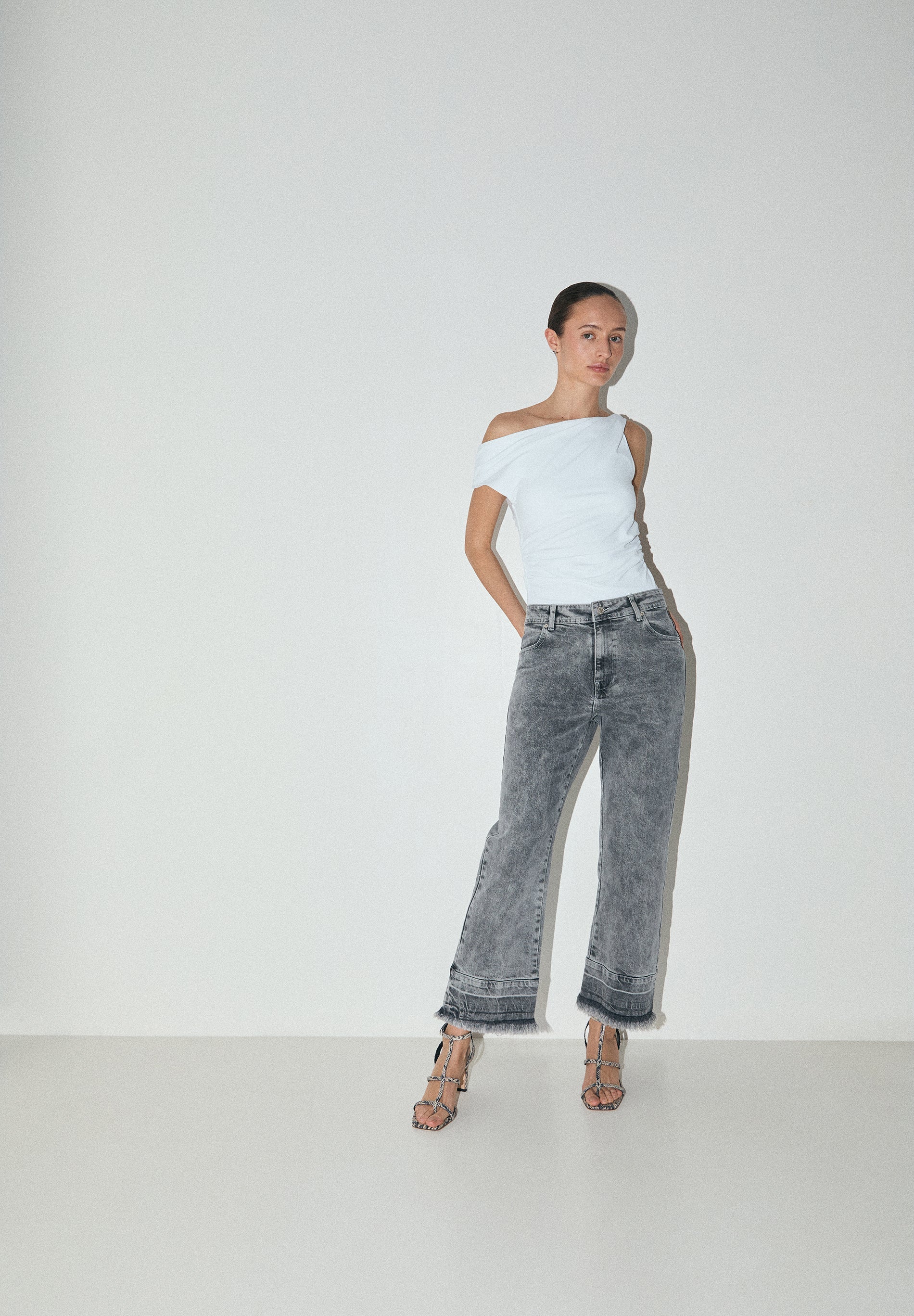 ASYMMETRIC DRAPED T-SHIRT