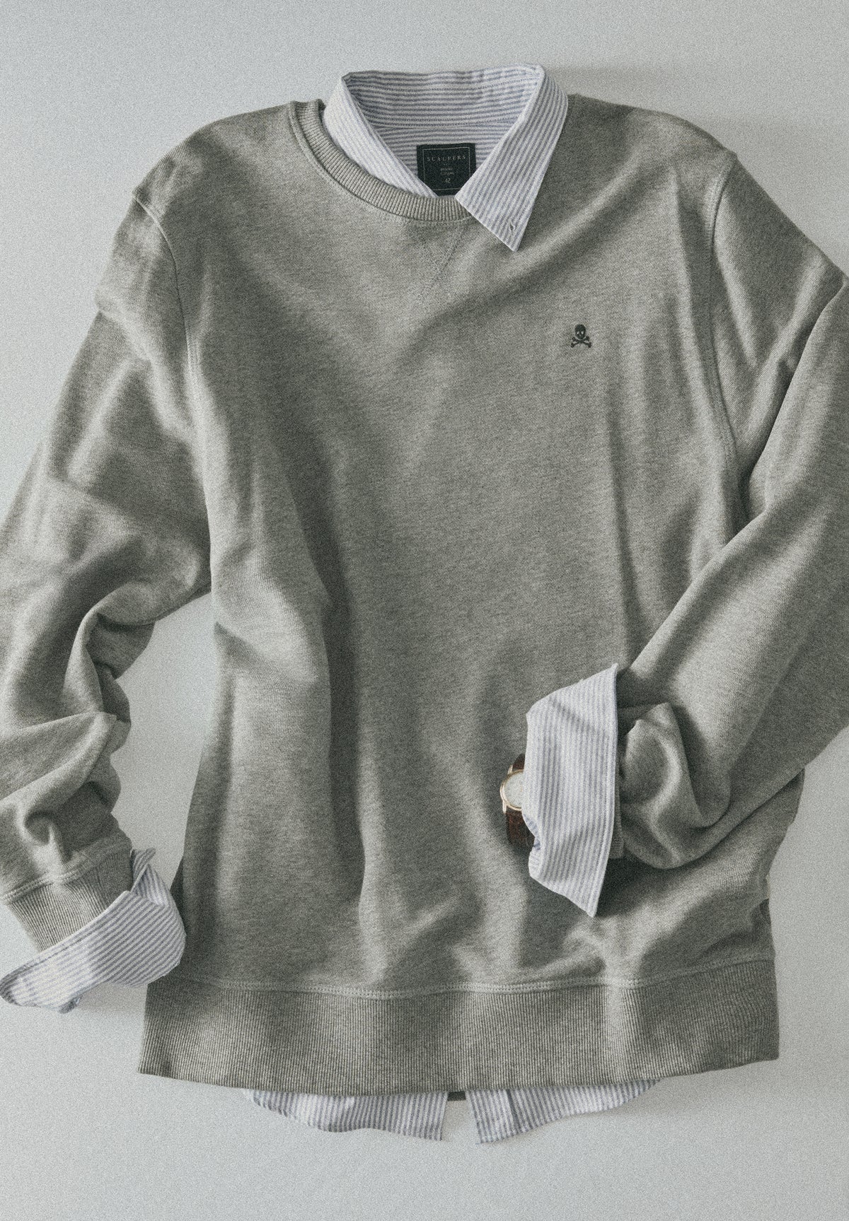 BASIC SWEATSHIRT WITH CONTRAST EMBROIDERY