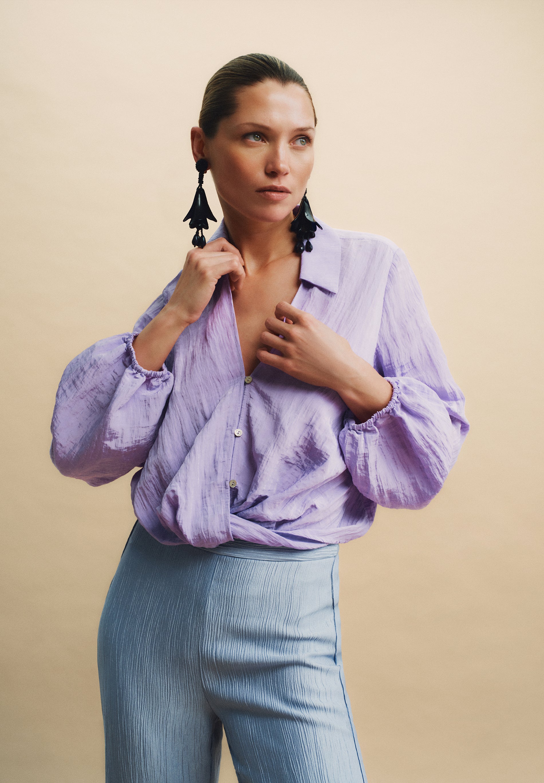 FLOWING BLOUSE WITH CRISS-CROS DETAIL
