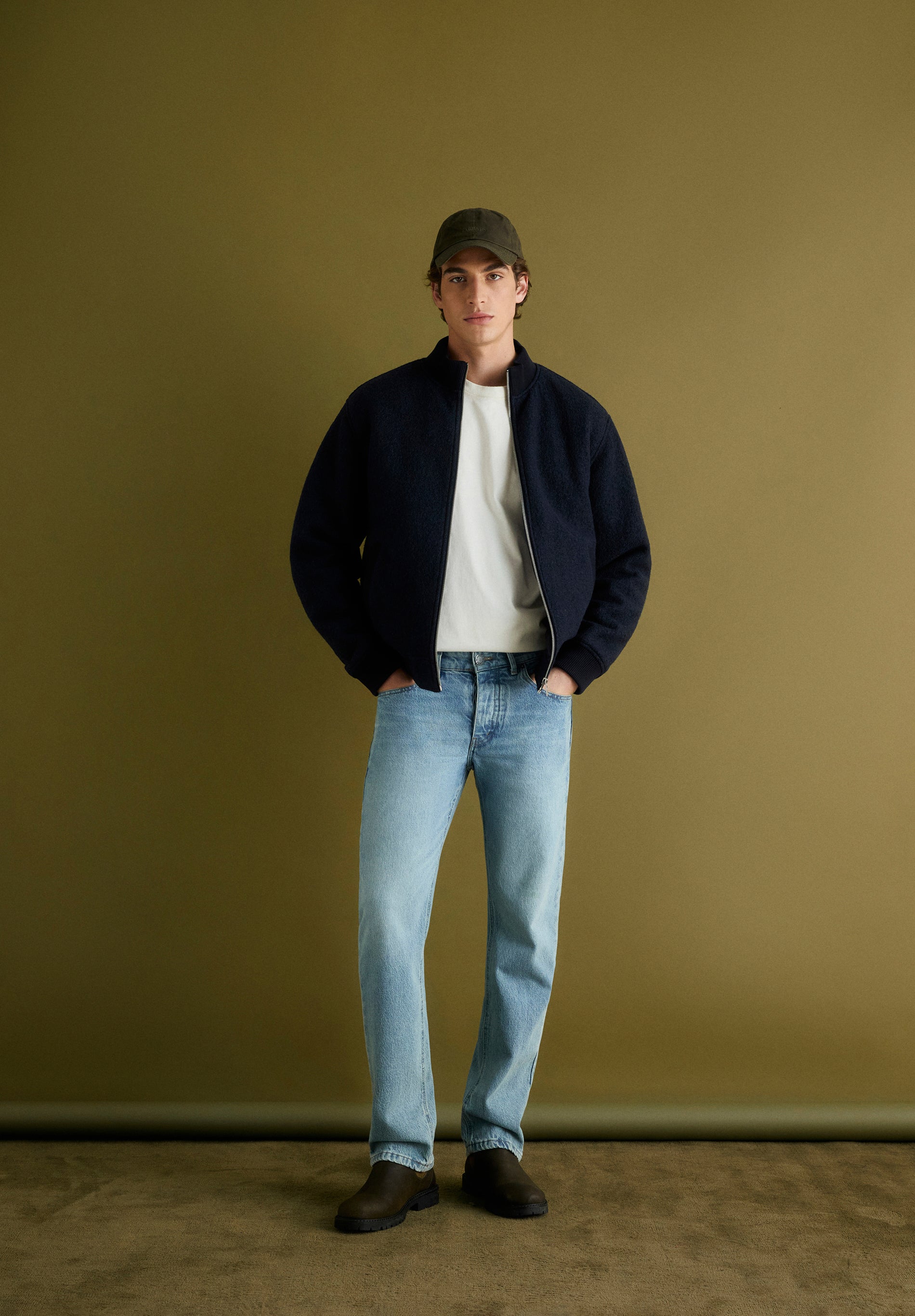 REGULAR FIT JEANS