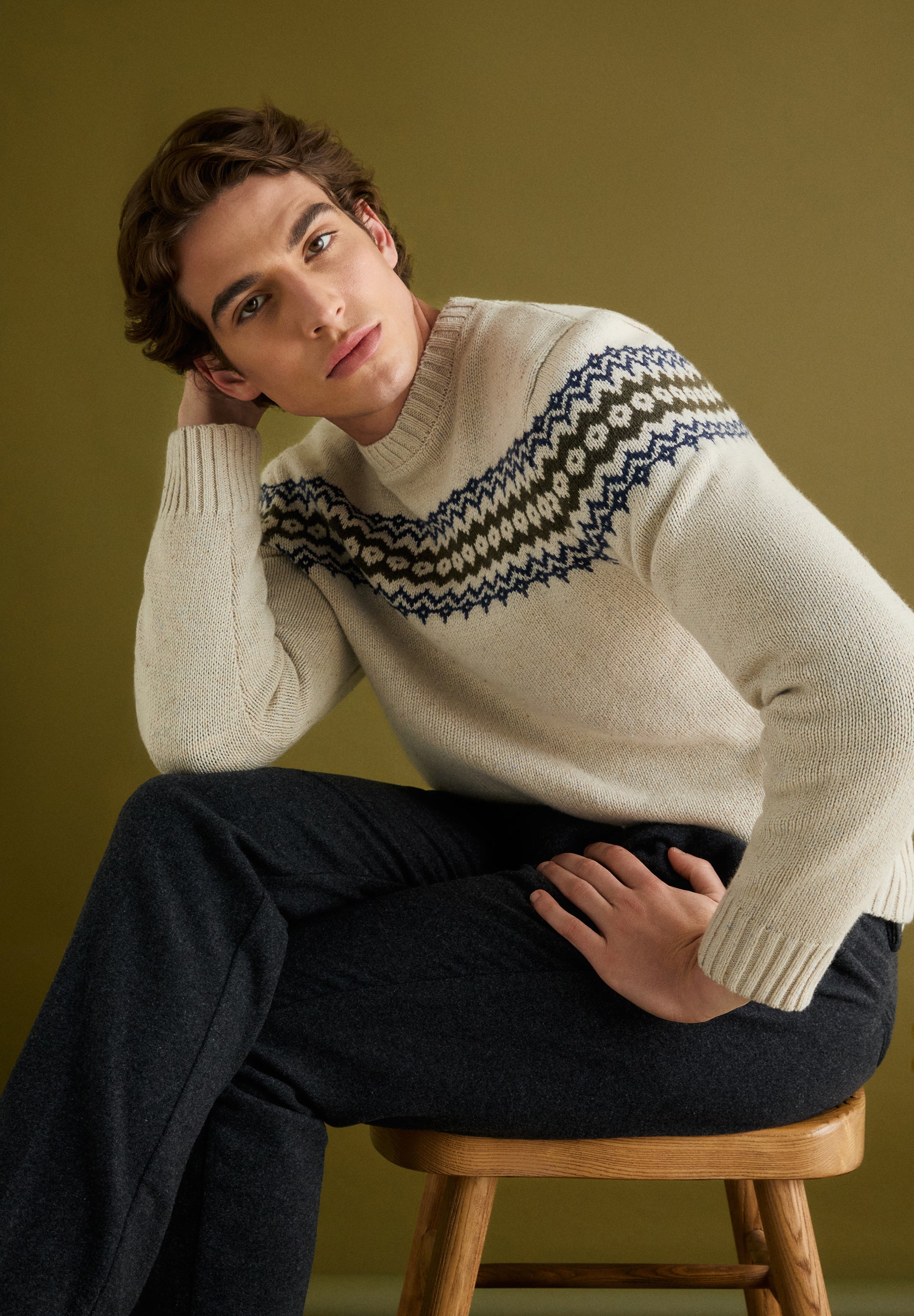 SWEATER WITH WINTER MOTIFS