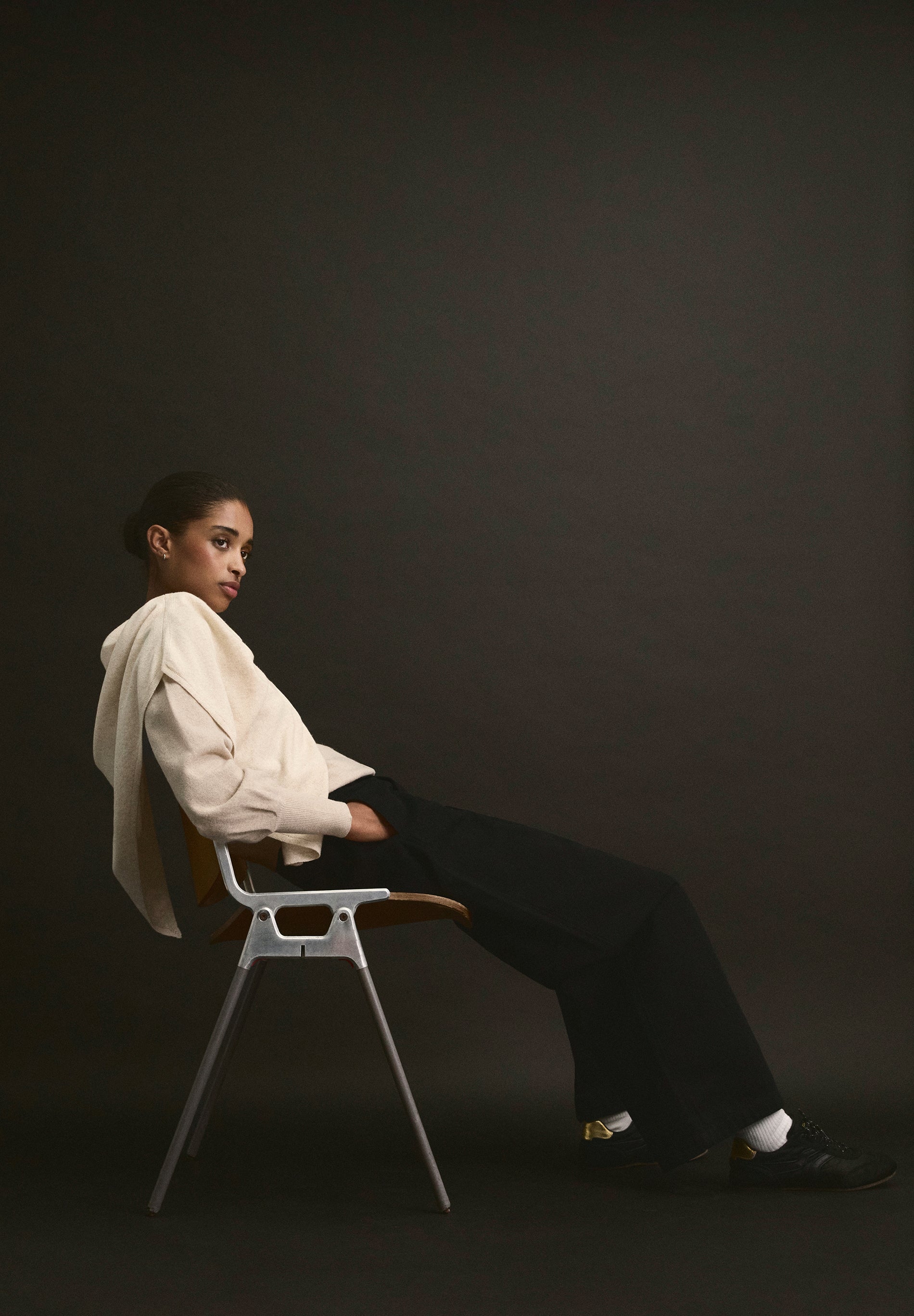 SWEATER WITH PUFFED SLEEVES