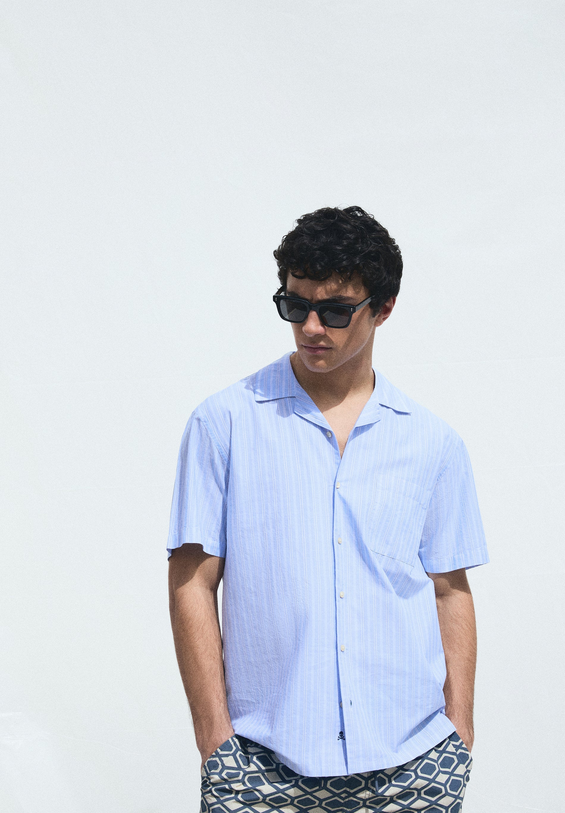 SHORT SLEEVE STRIPED SHIRT