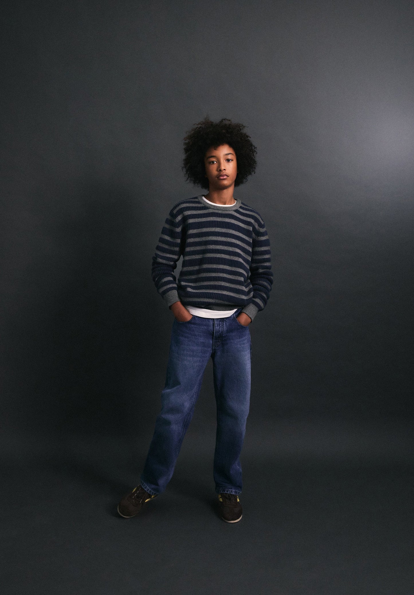 STRIPED ROUND NECK SWEATER