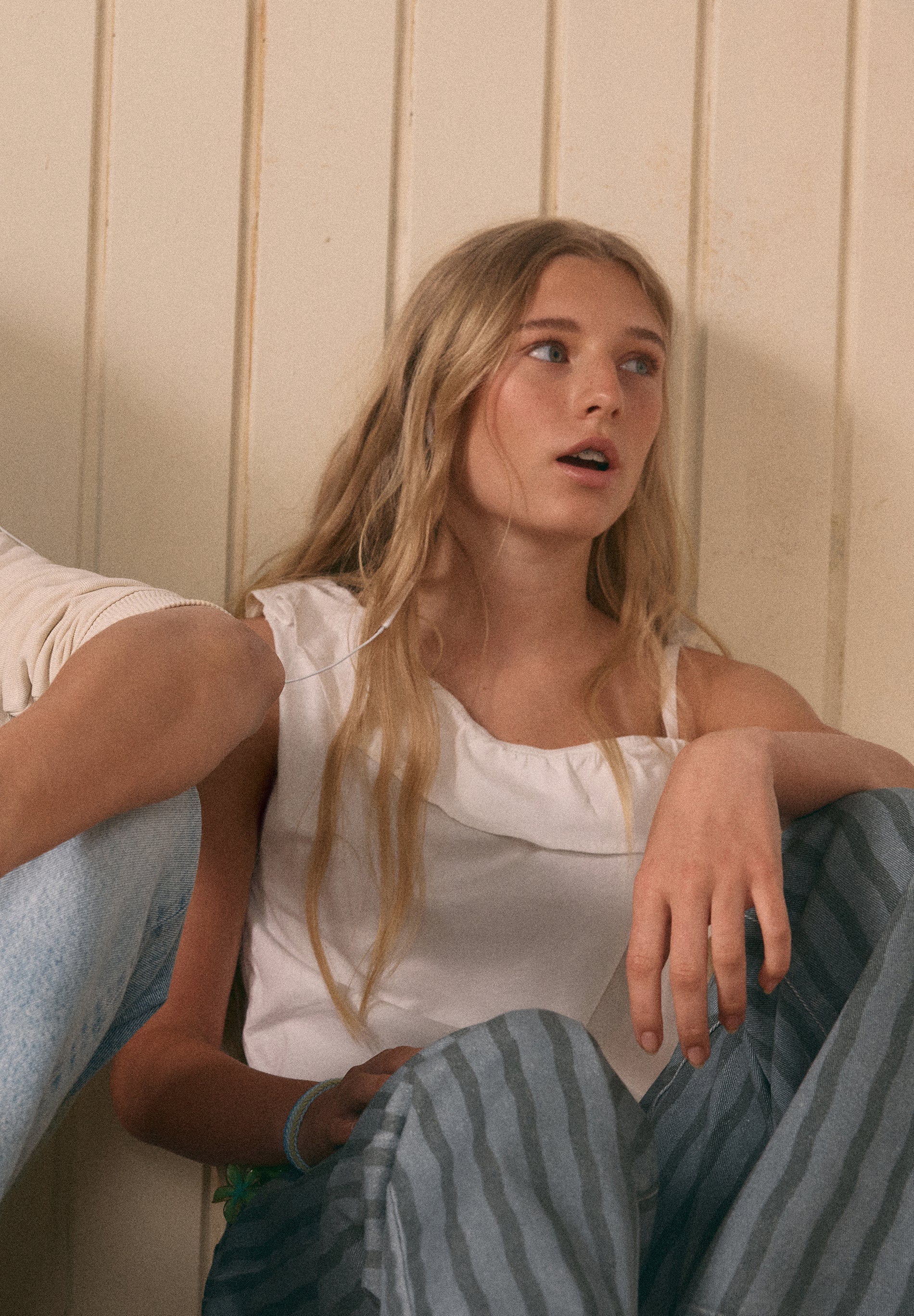 ASYMMETRIC RUFFLE T-SHIRT