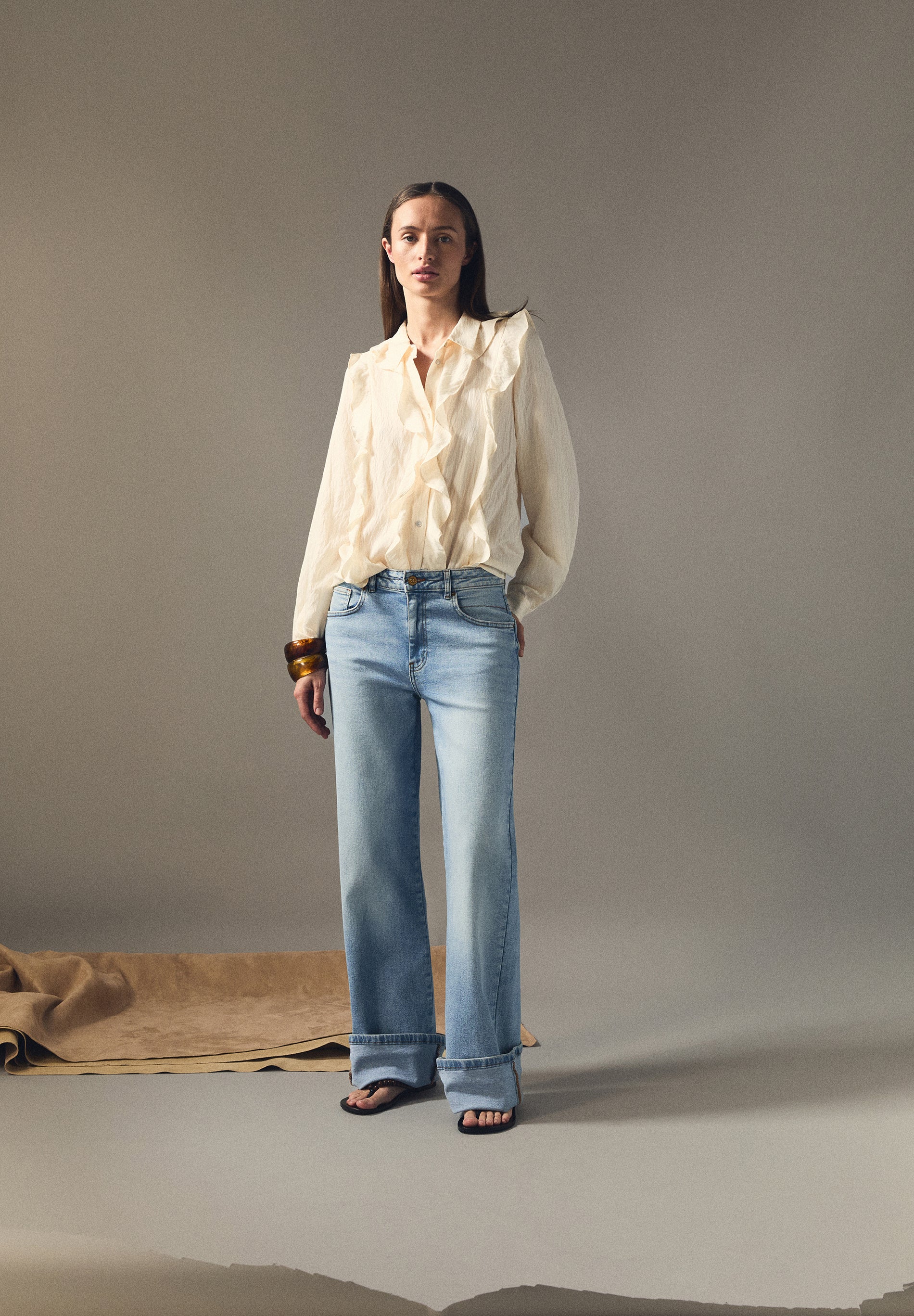 RELAXED FLARED JEANS