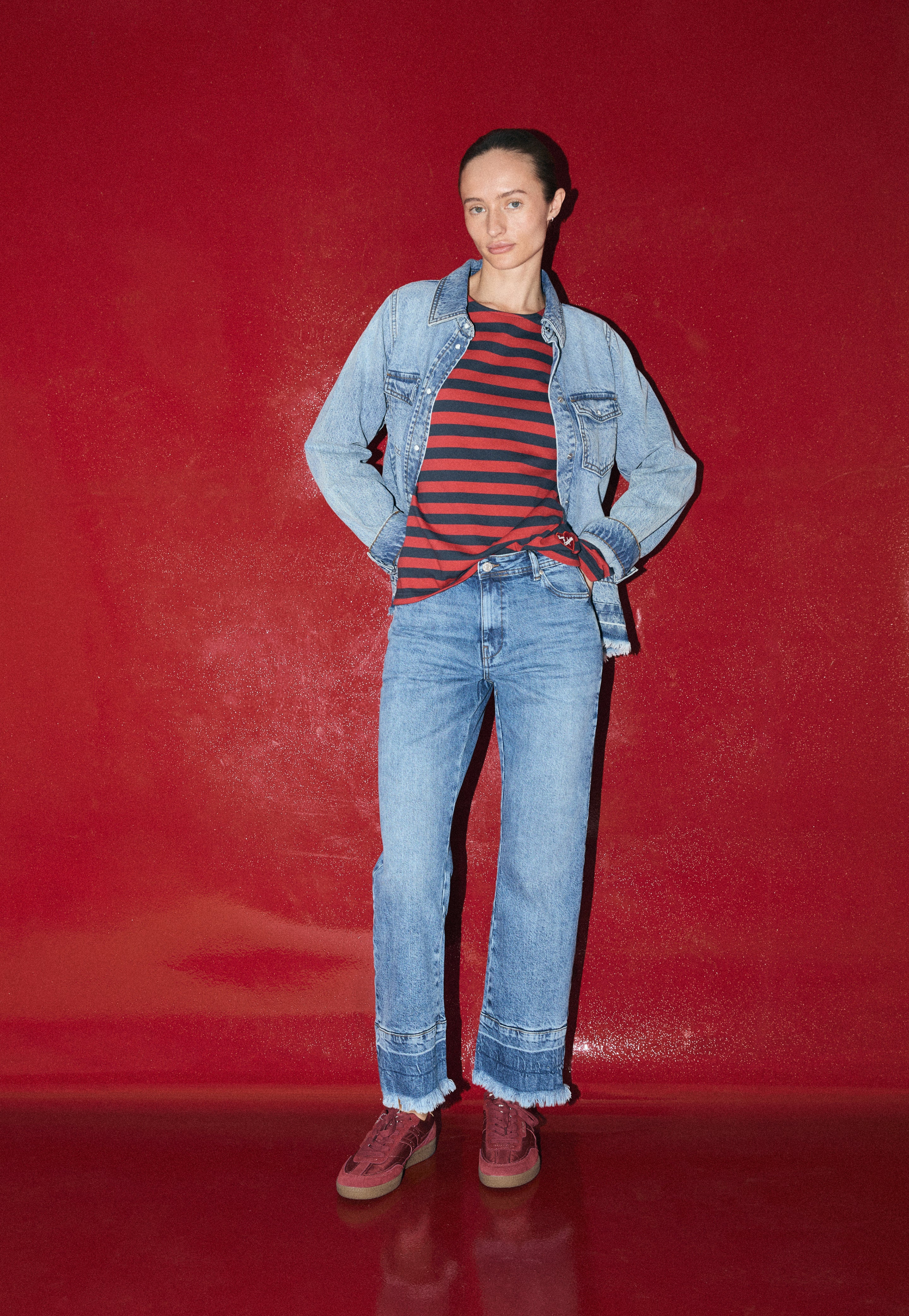 des_020226_handover_sv_m_08