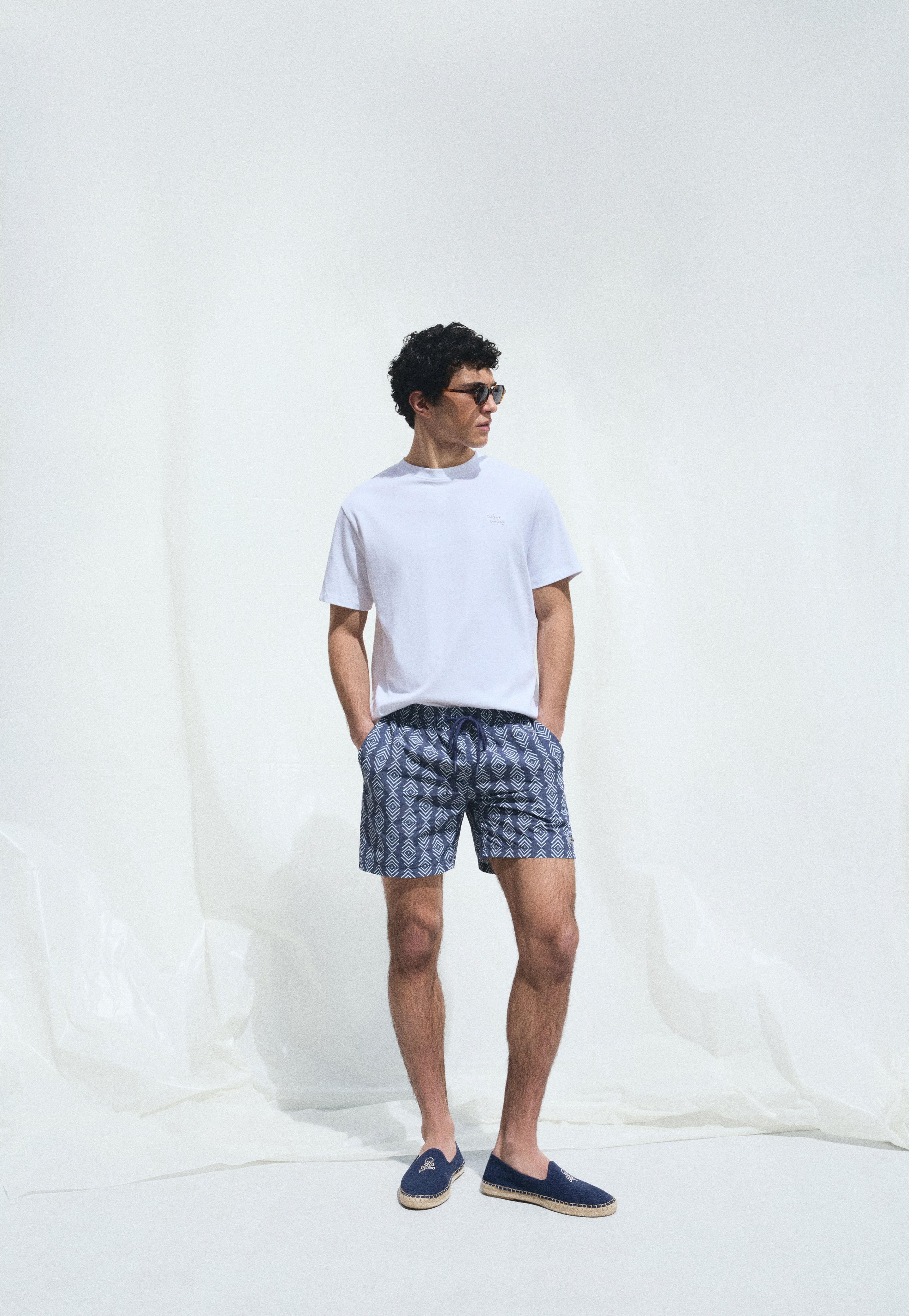 des_190426_pool_edit_h_05