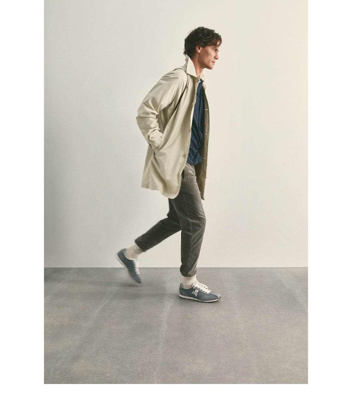 des_250926_sneakers_h_13